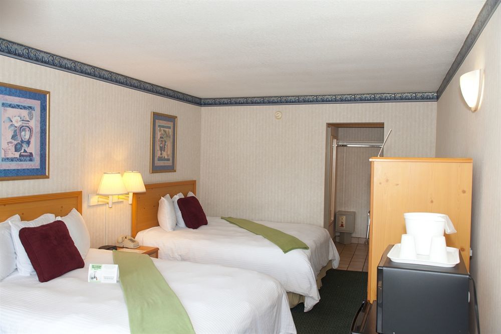 Motel Bay And 2*